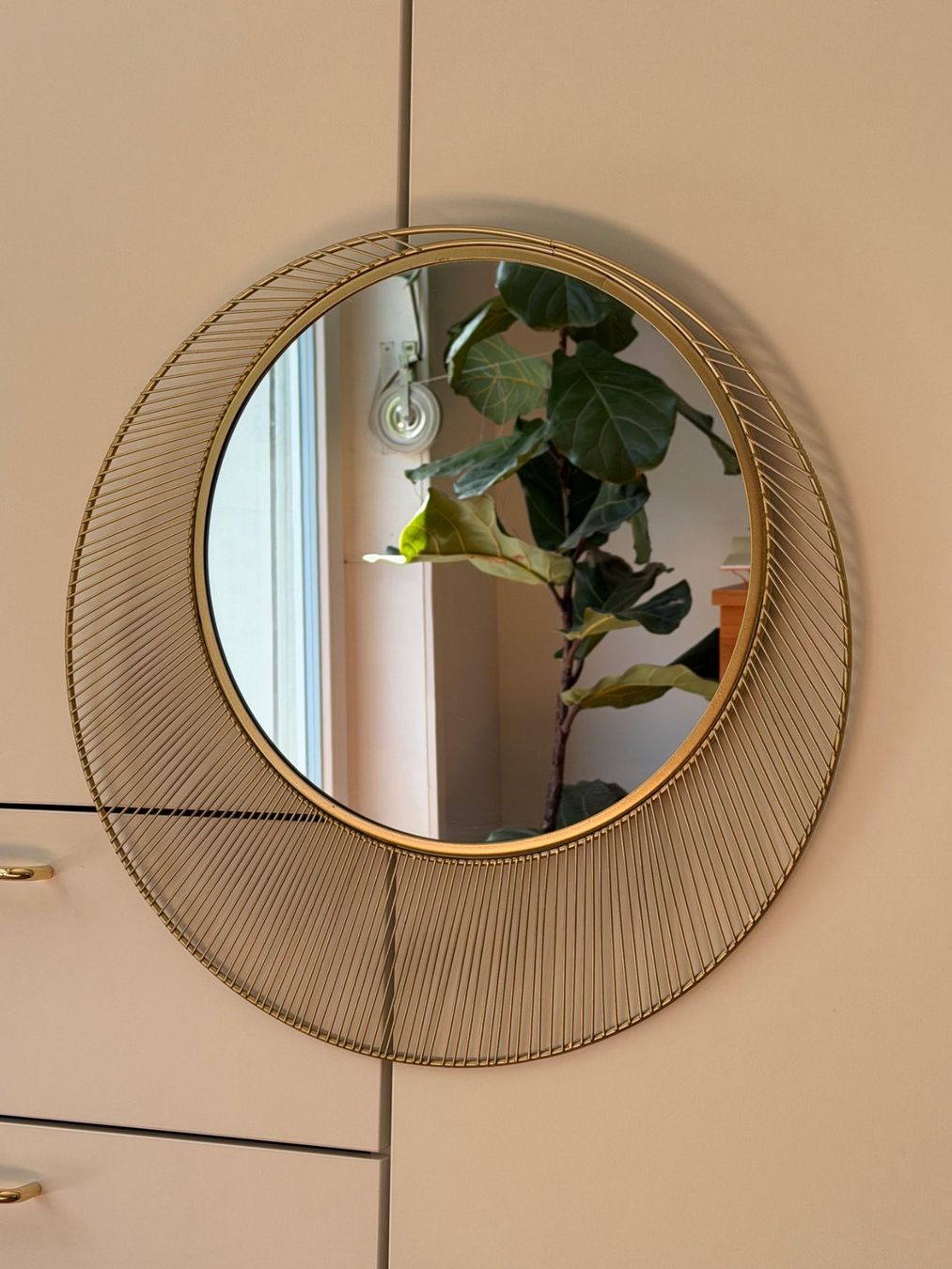 Maisons du monde Specchi: Maisons du Monde round gold mirror – Usato da Zürich venduto da emi_j76q
