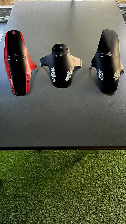 Toutes les pièces détachées moto: Fender Schmutzfänger – D'occasion à Olten par jean.f