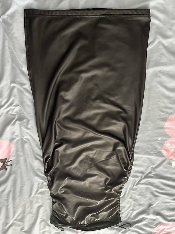Lots de vêtements: Kunstlederkleid – D'occasion à Winterthur par gio_6fnt 1