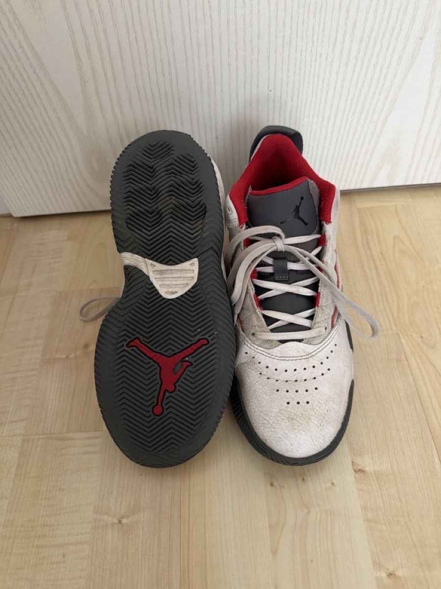 Jordan Chaussures hommes: Jordan Schuhe Gr. 36.5 – D'occasion à Bassersdorf par em_mik18 2