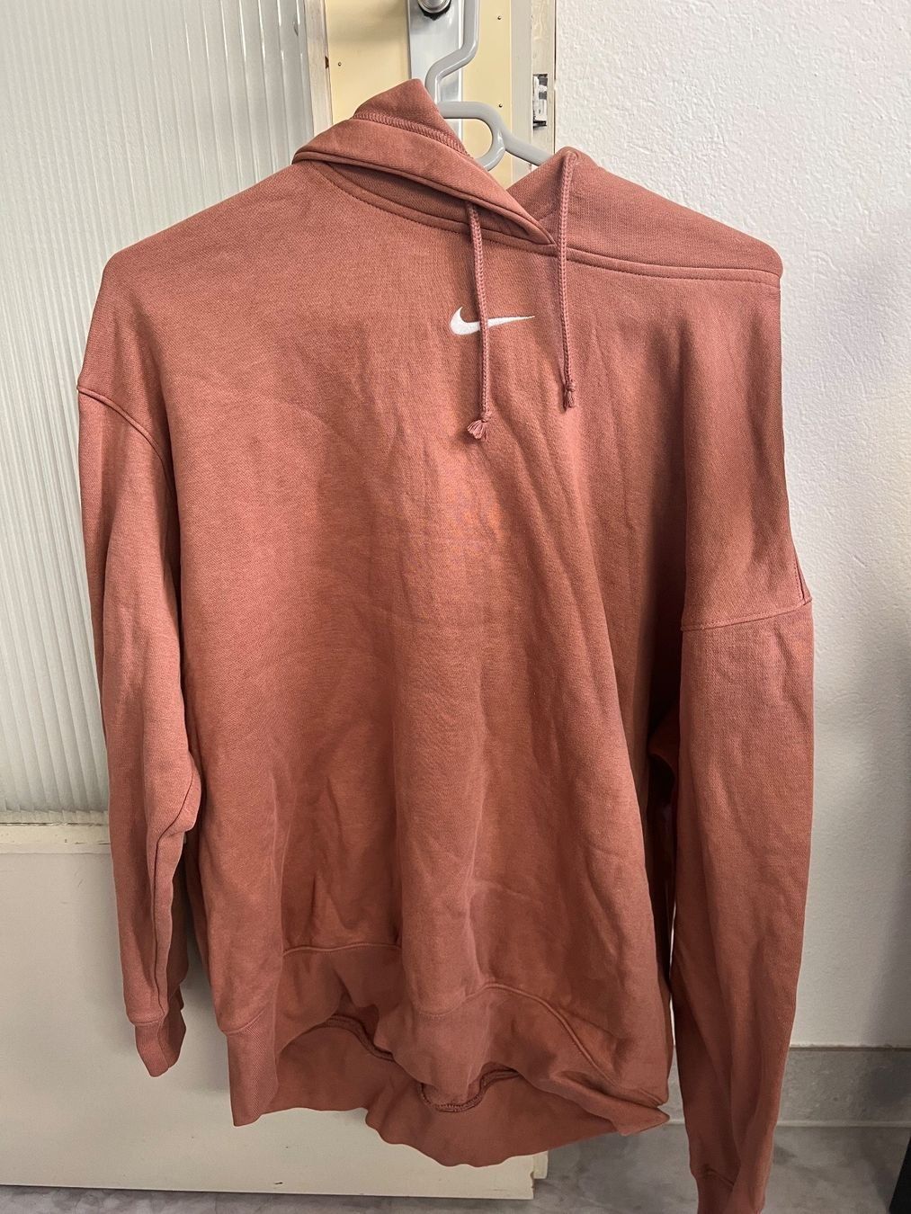 Nike Maglioni & Felpe: Nike Hoodie – Usato da Eggiwil venduto da kariiina