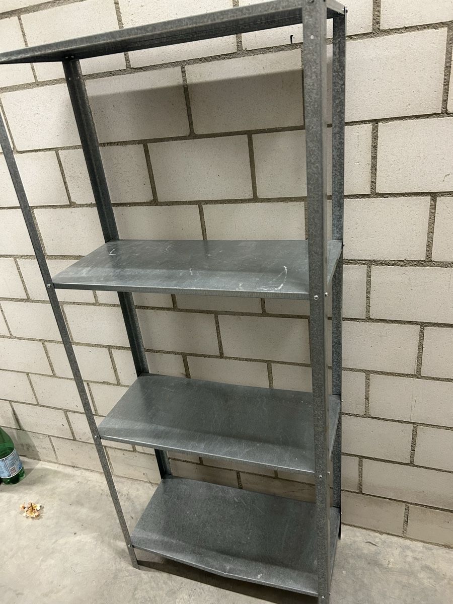 Scaffali: Steckregal Metall – Usato da Buchs ZH venduto da SegerLegende 2