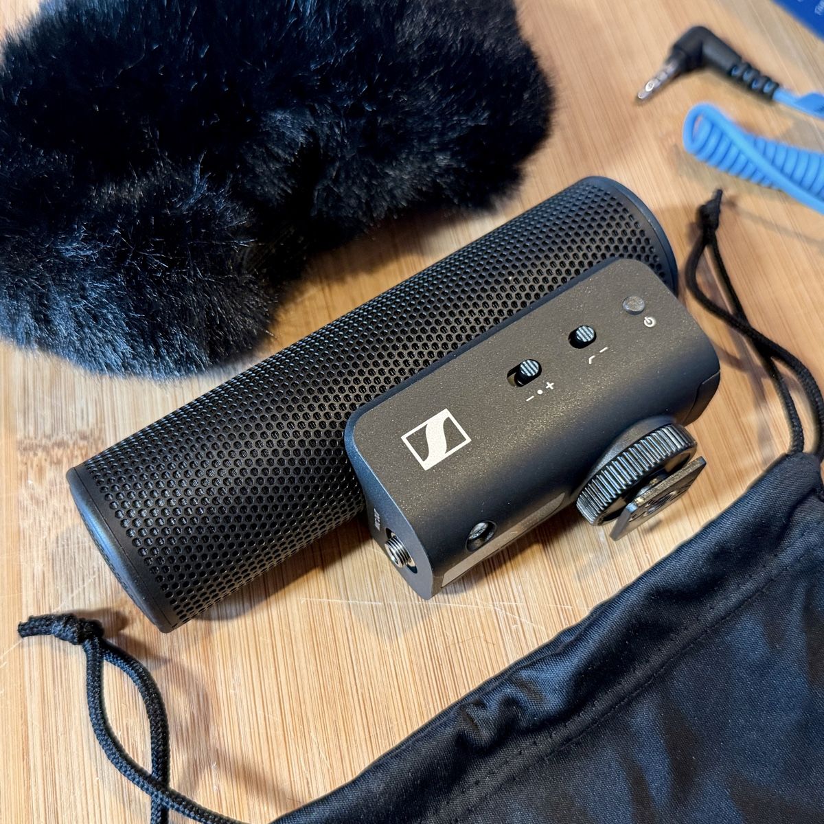 Sennheiser Microfoni: Sennheiser MKE400 Shotgun Microphone – Nuovo (secondo la descrizione) da Strengelbach venduto da kau_yh2m 2