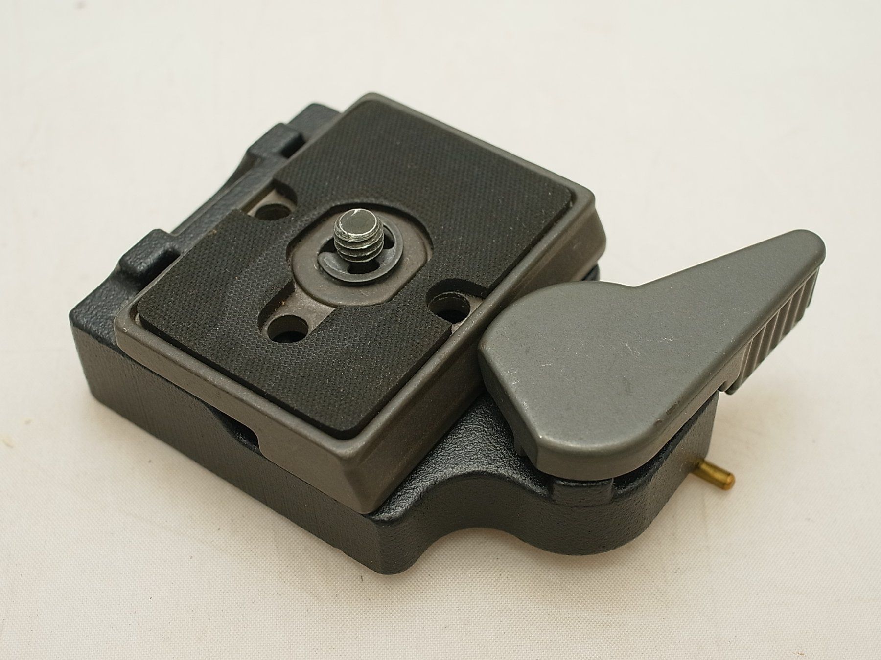 Manfrotto Unità & Adattatore: Manfrotto RC2 Grundplatte mit 1 Adapter 200PL-14  1/4" – Usato da Zürich venduto da dnk_nrd8