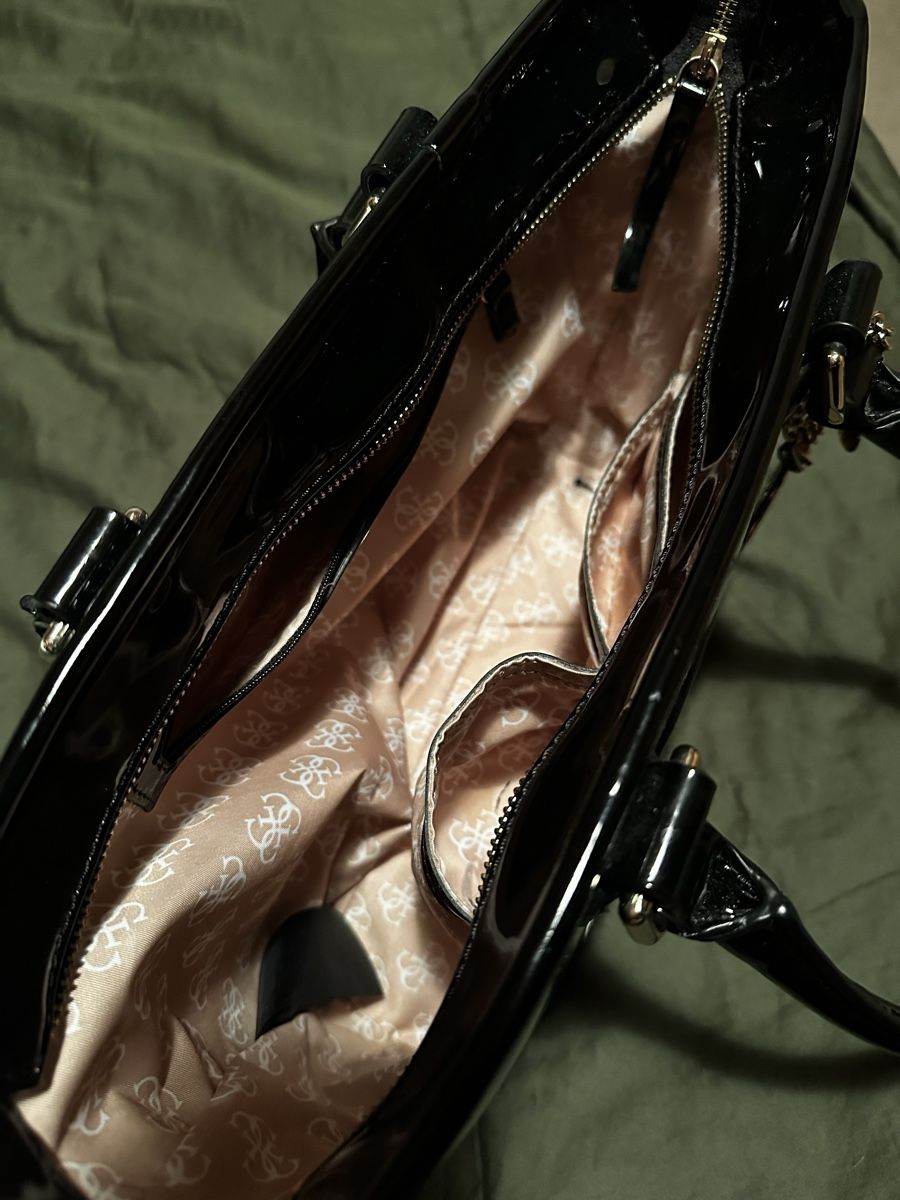 Guess Borse da donna: Guess Handtasche – Usato da Gossau venduto da donnico 1