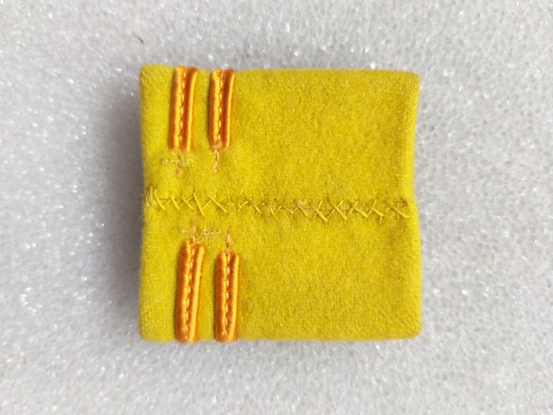 Placchette & Badge: Schulterpatte Oberleutnant Bataillon 4 – Usato da Bauma venduto da SwissMilitaria 1