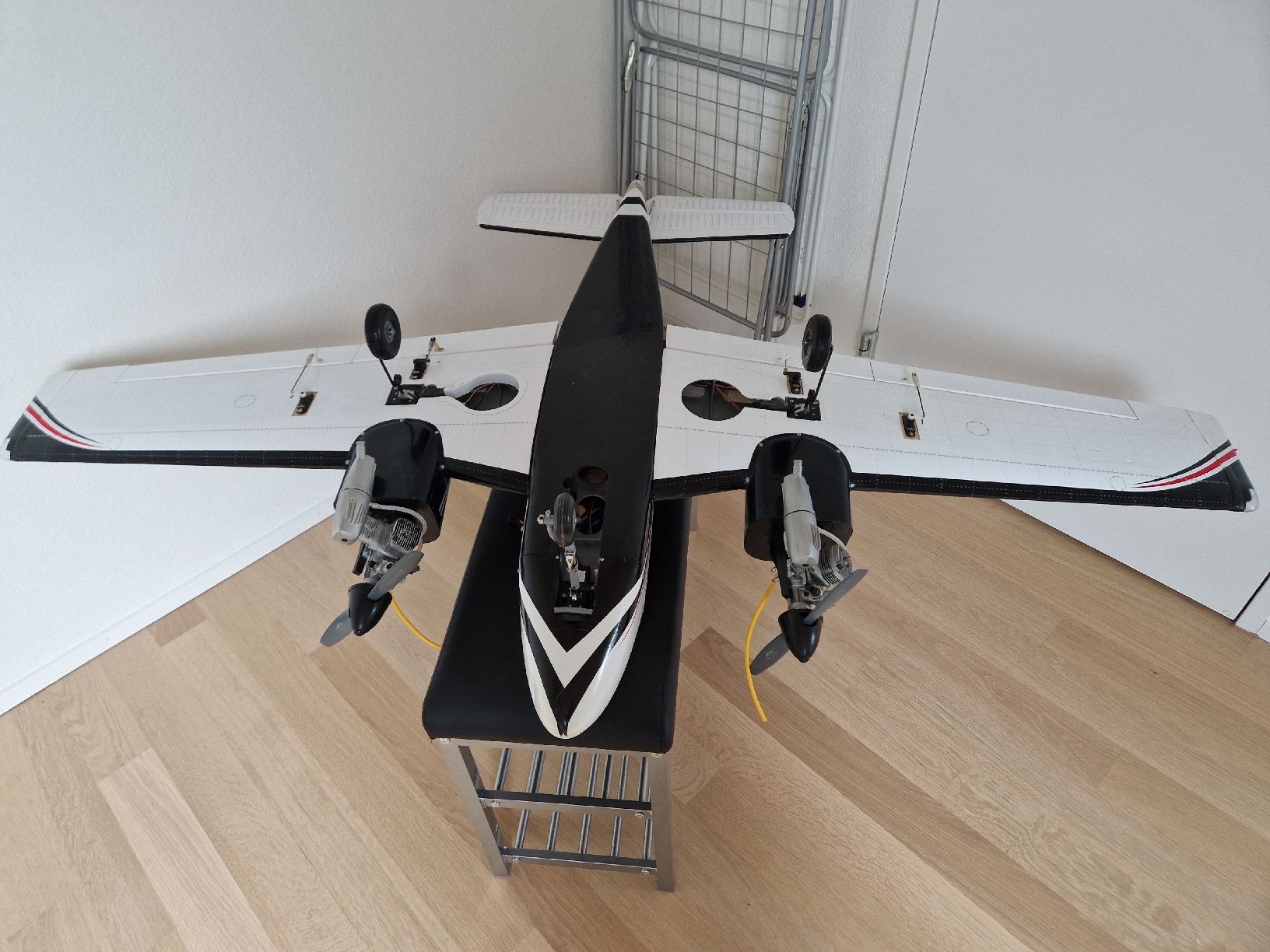 Beechcraft Modellismo RC: Beechcraft Baron von VQ – Usato da Madiswil venduto da Crx2 4