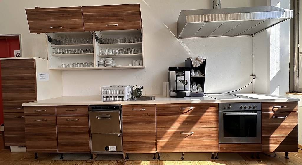 Allestimento di negozi e stand fieristici: Komplette Küche mit Theke – Usato da Sargans venduto da Ben023 2