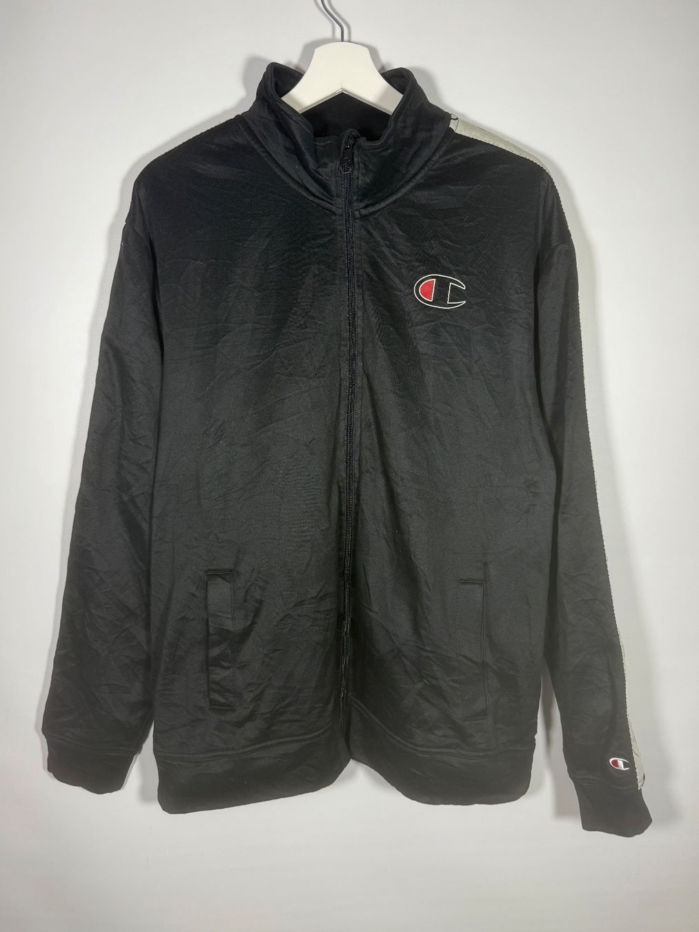 Champion Pullover & Sweatshirts: Champion Vintage Trainingsjacke XL – Gebraucht aus Mühledorf BE von ericgrunder_12