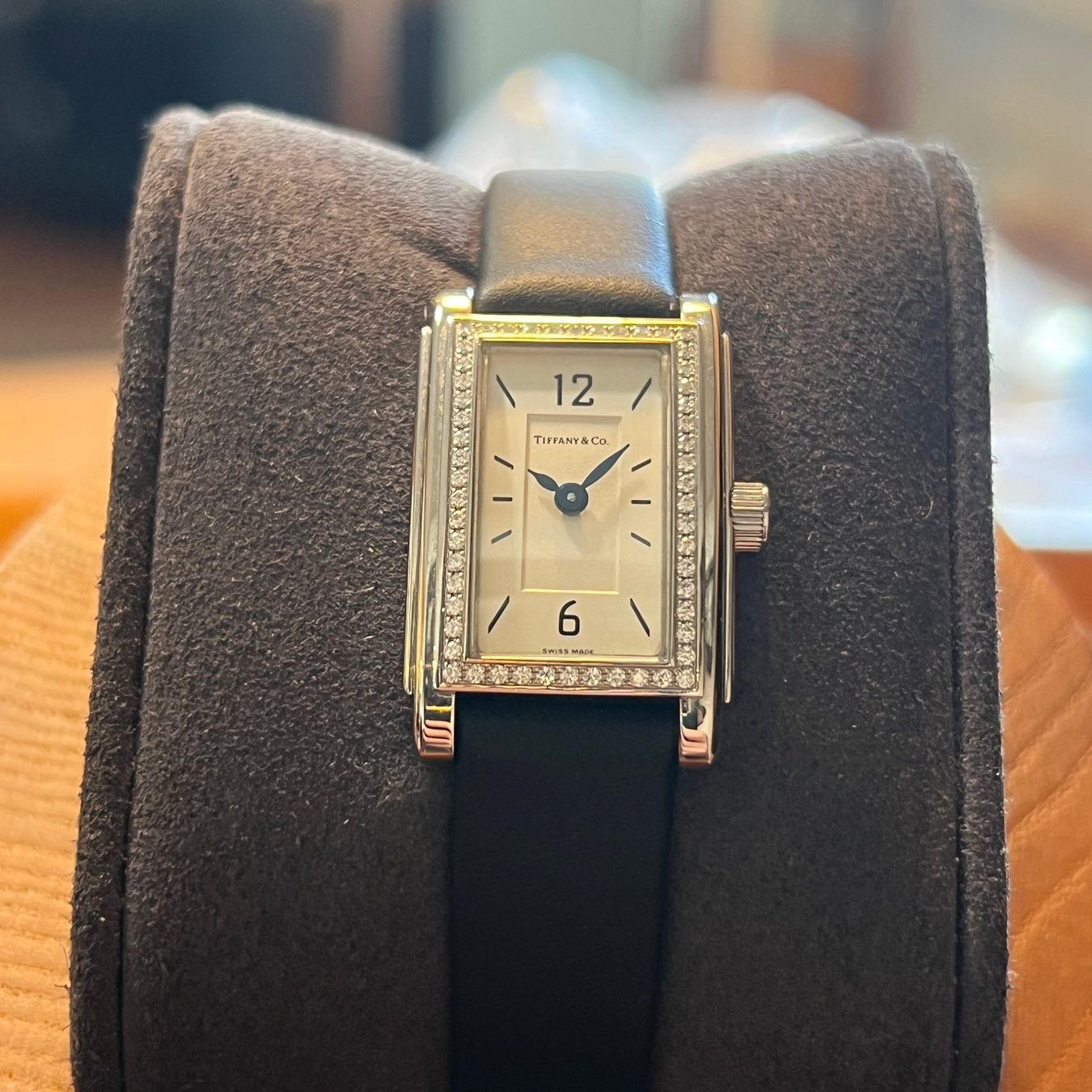 Tiffany & Co. Orologi: Tiffany & Co Gallery Diamond Bezel – Usato da Carouge GE venduto da Watchaser