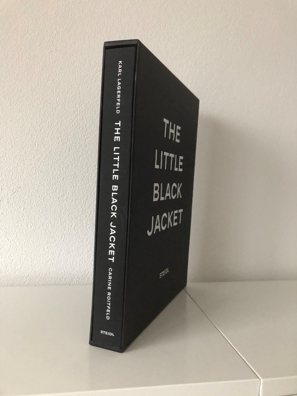 Libri: KARL LAGERFELD - THE LITTLE BLACK JACKET – Usato da Zürich venduto da Christian-Albert 2