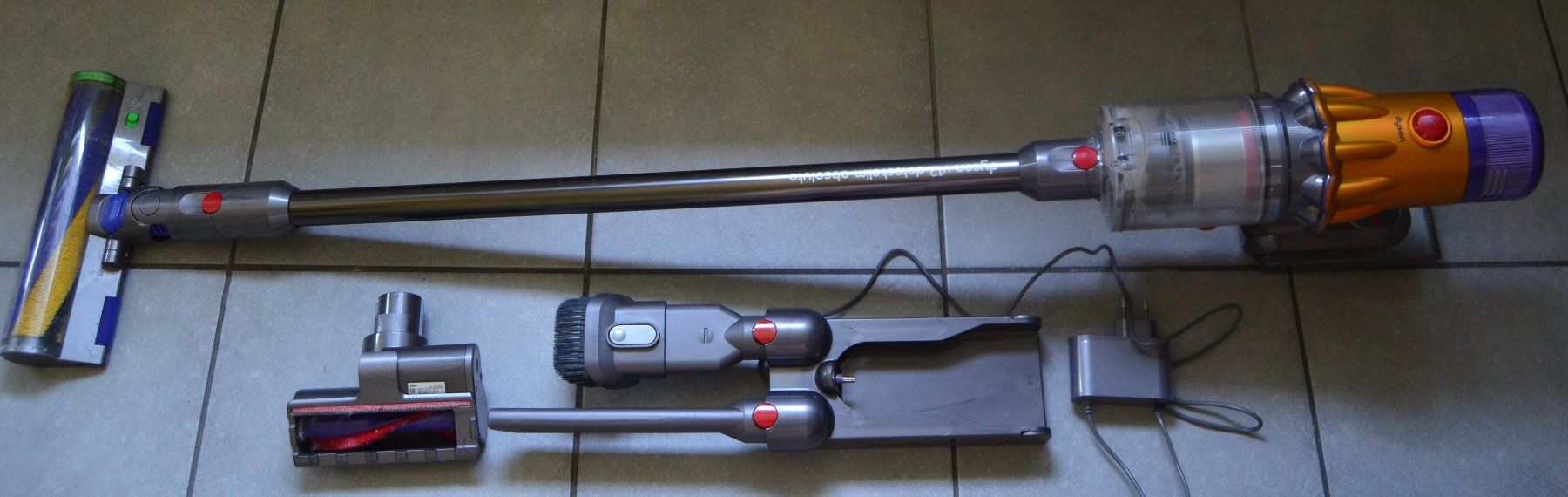 Dyson Aspirapolveri & Accessori: Dyson V12 detect slim absolute Staubsauger / aspirateur – Usato da Collonges venduto da arashee