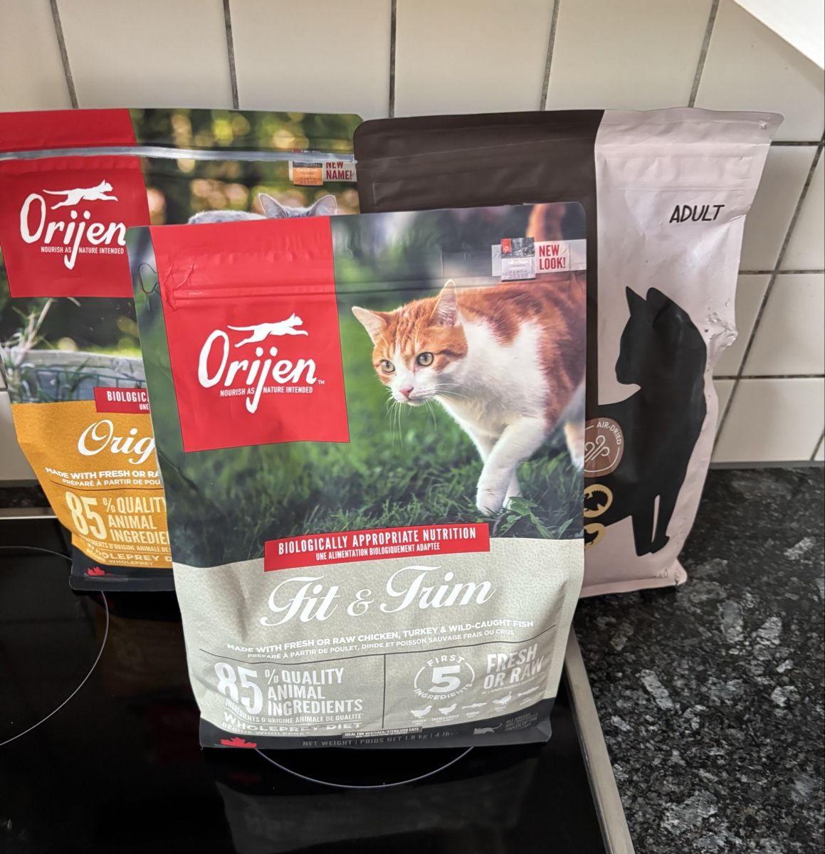 Futter: Tierfutter Katzenfutter Katze div. , Fachhandel, lg. haltbar – Neu (gemäss Beschreibung) aus Bern von Tuglie-Lecce 1