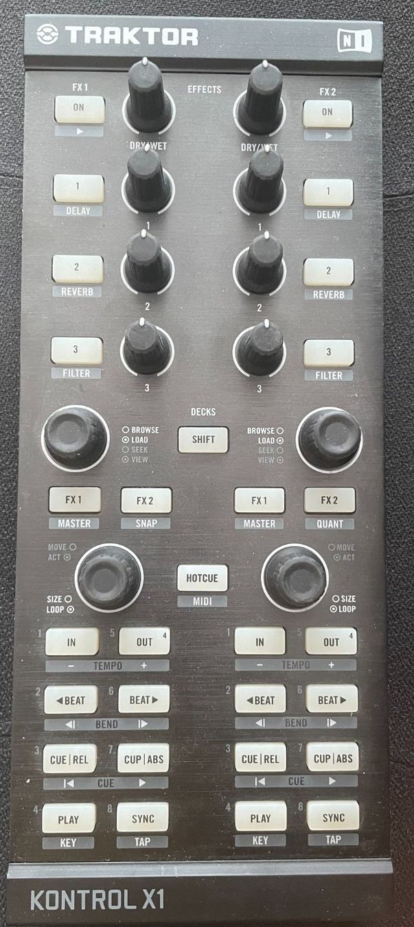 Steuerung: Native Instruments Traktor Kontrol X1 Mk1 – Gebraucht aus Wangen b. Olten von saintfiction