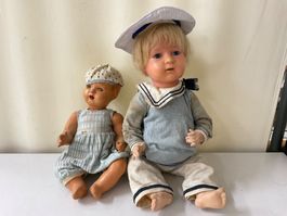 Zwei hübsche Puppen, antik, made in Germany in roter Schrift