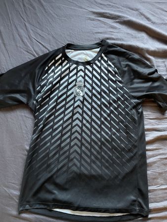 Real Madrid Fussballtrikot schwarz Grösse M