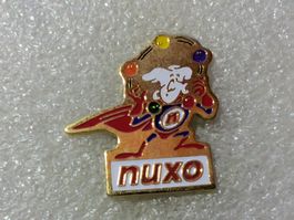 Ansteckpin 108: nuxo