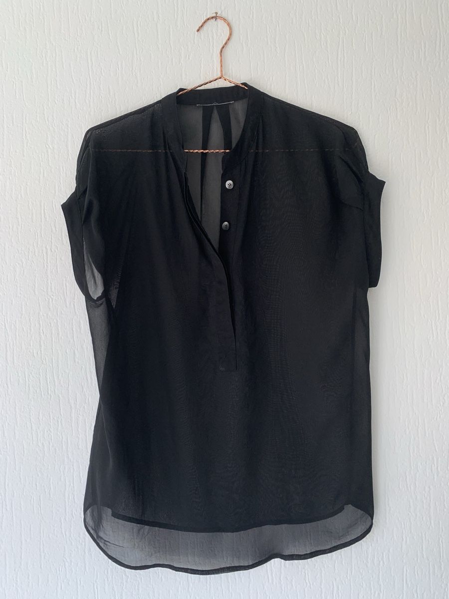 Chemisiers: Chemise noire transparente taille S – D'occasion à Lausanne par Xiaoxi