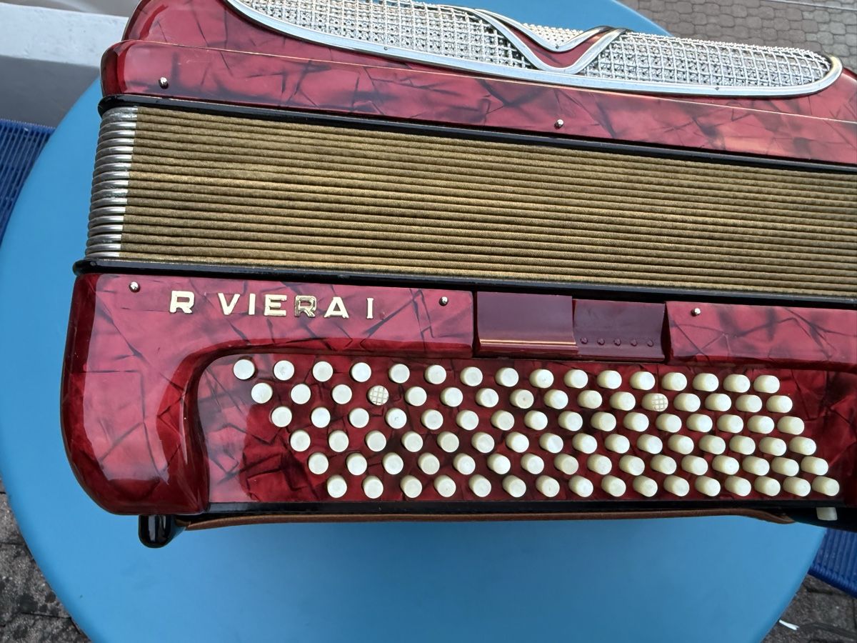 Hohner Strumenti musicali: Akkordeon Hohner Riviera, – Usato da Aarburg venduto da Schatzaffe 2