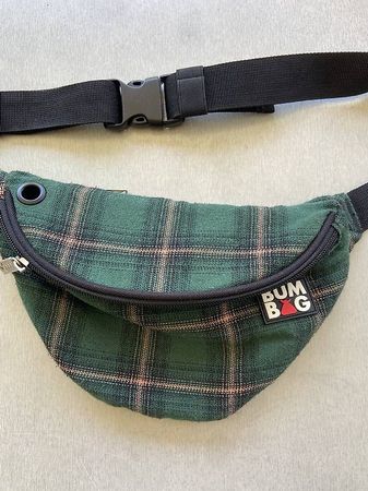 Grüne Bauchtasche