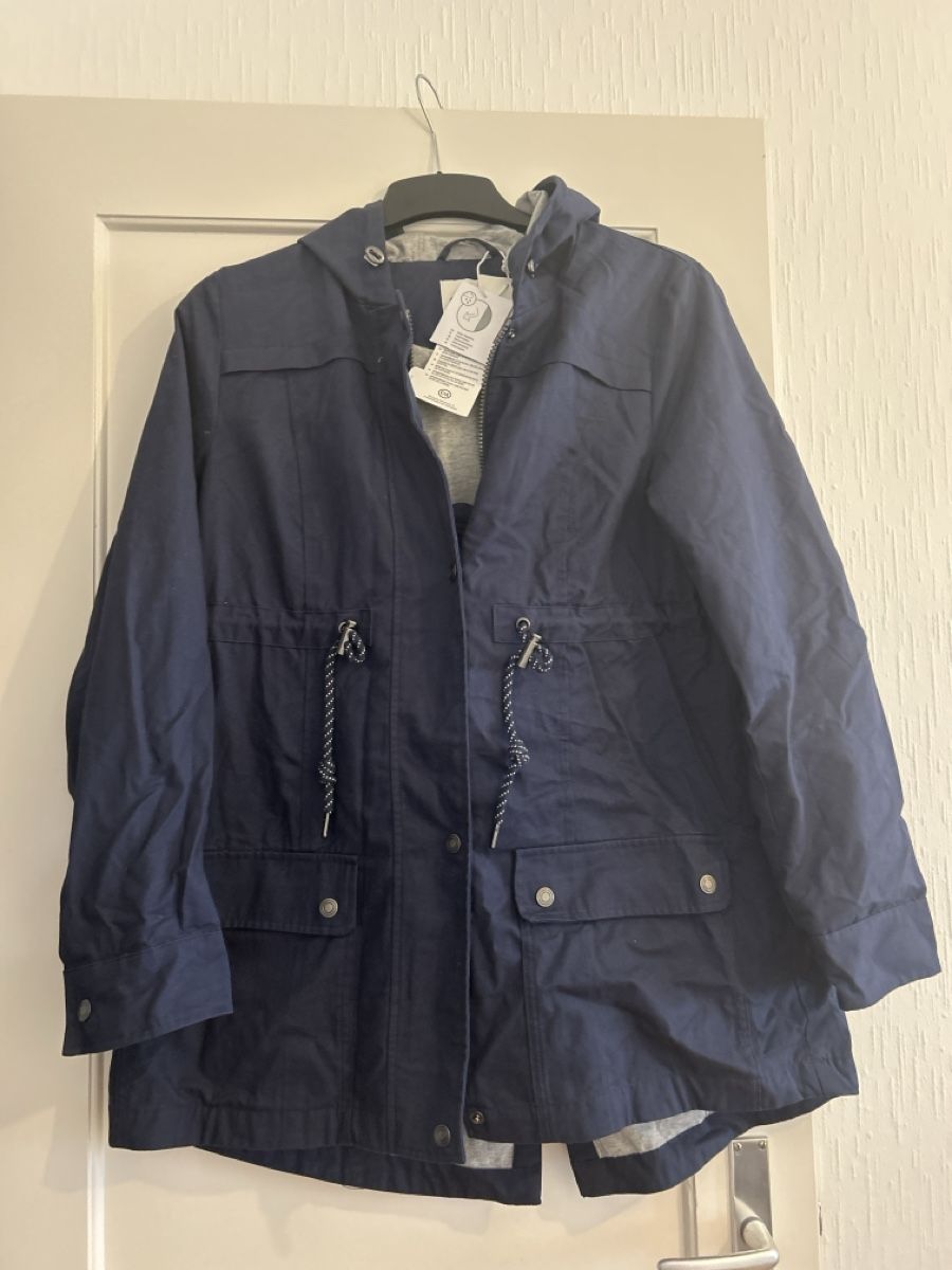 C&A Vestes: Veste imperméable premaman - taille 38 - C&A – Neuf avec emballage d'origine à Savigny par Althea0202