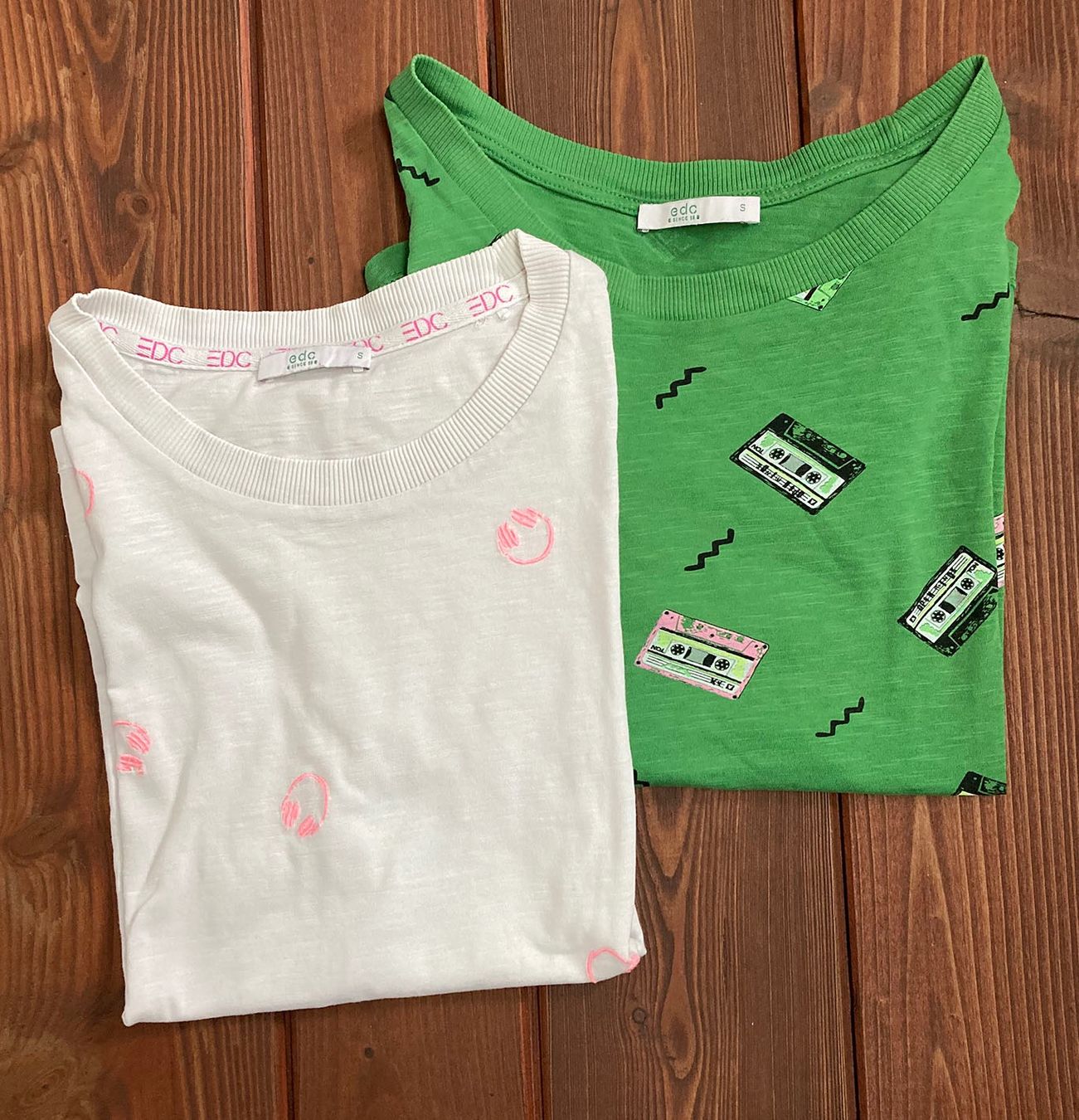 Blusen, T-Shirts & Tops: 2 T-shirts Esprit EDC, été, stylés – Gebraucht aus Vionnaz von nadinus73