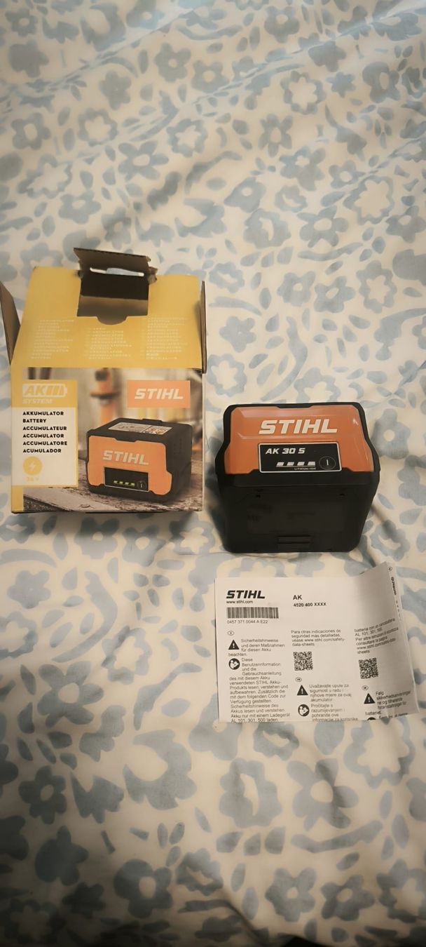 Stihl Akkus & Batterien: STIHL AK 30.0S System Battery new – Neu (gemäss Beschreibung) aus wattwil von pel_qh26 1