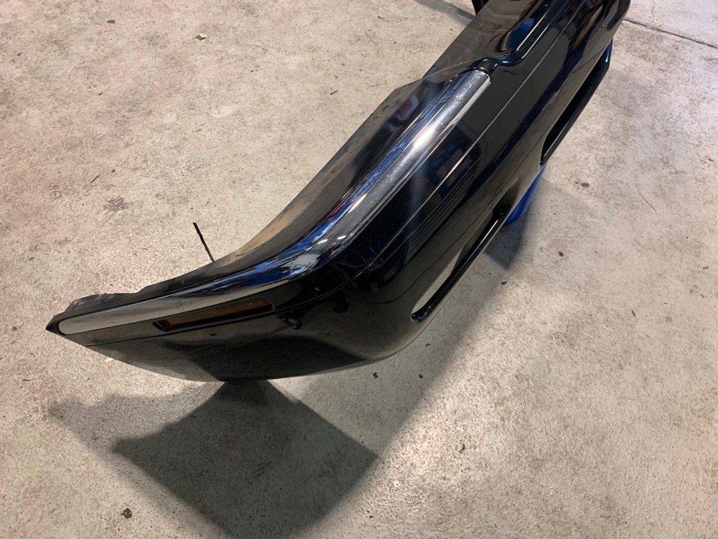 Cadillac Toutes les pièces auto: Stossstange Cadillac Eldorado 1995 vorne – D'occasion à Stetten AG par klappag 2