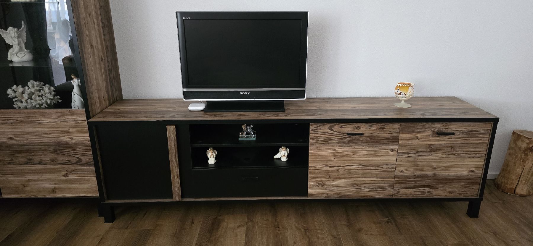 Tische: Wohnzimmer-Einrichtung – Gebraucht aus Dussnang von Minio 4