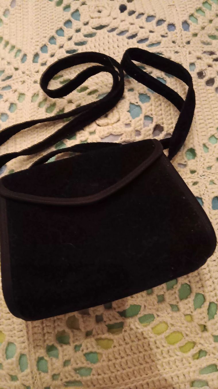 Altro in  Abbigliamento & Accessori: Borsetta nera  elegante - piccola & perfetta! – Nuovo (secondo la descrizione) da Carena venduto da gra_yz7p