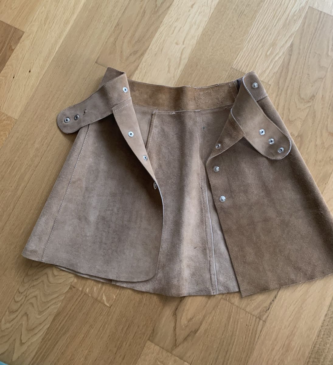Gonne: Wildlederrock Gr. 32/34 beige, Original 60er – Usato da Meilen venduto da mohnblume