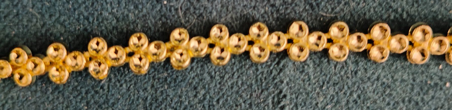 Nastri decorativi: Spitzenstoff mit Blumenmuster — Wunderschöne, feine Spitze – Usato da Urtenen-Schönbühl venduto da sep_k9jk