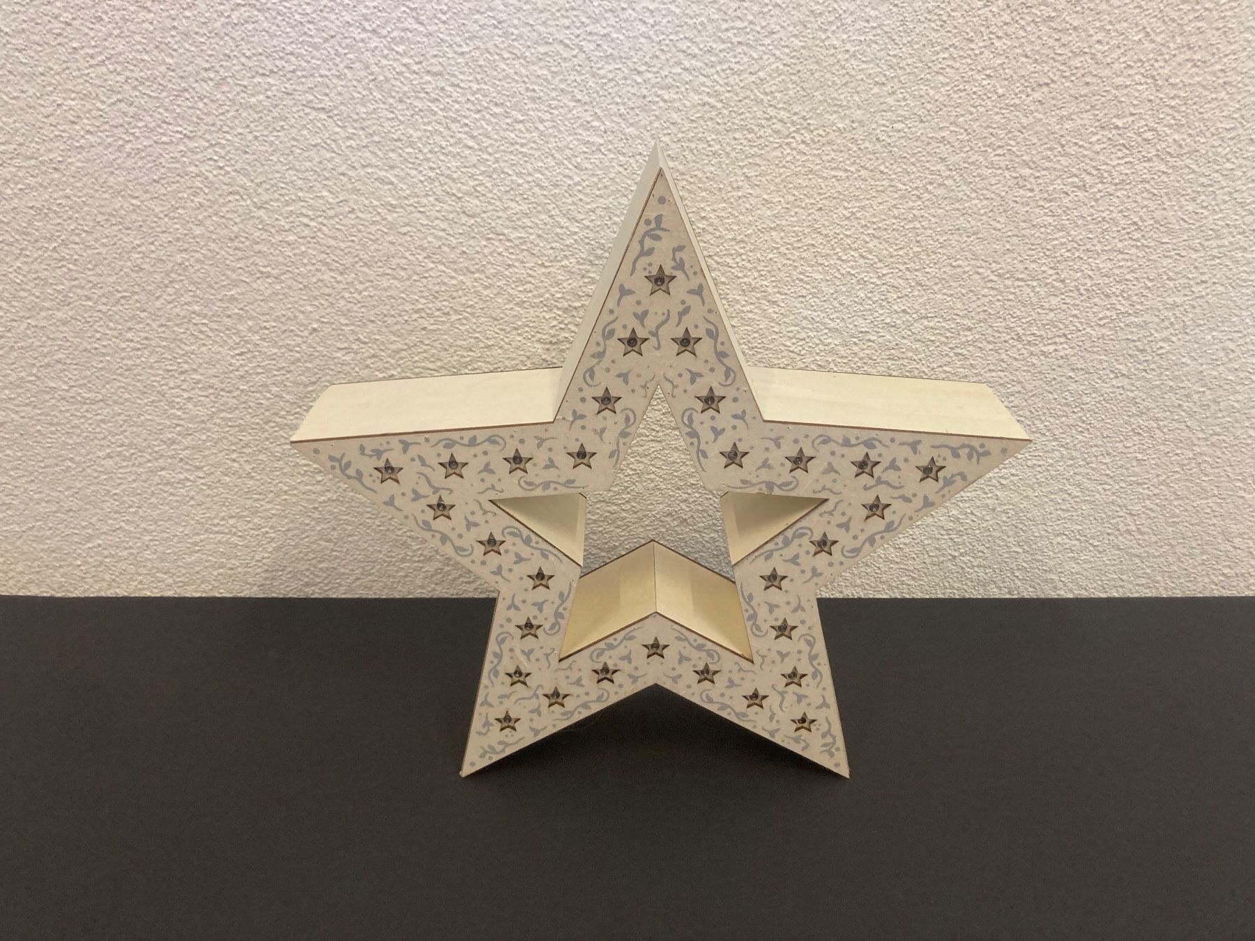 Tutte le decorazioni: LED-Stern aus Holz mit Timerfunktion, ca. 37x37x8 cm – Nuovo e nell'imballaggio originale da Neuenhof venduto da jorogo 3