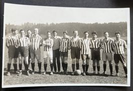 Fussballclub Vaduz? Gruppenbild, beim Match ca. 1940/ 2 Ak