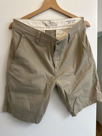 Herren Shorts Levi's beige Grösse W30 L32 guter Zustand