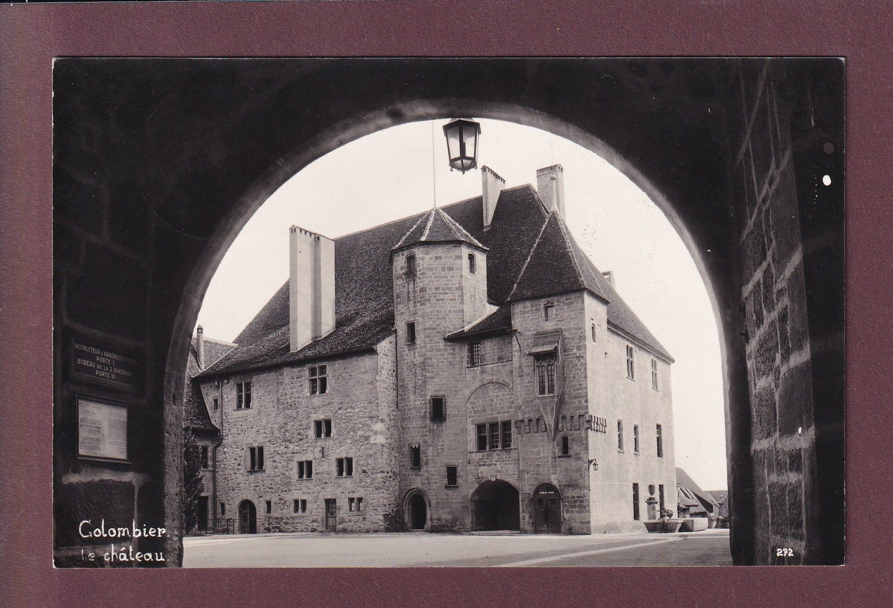 Cartes postales: COLOMBIER - Le Château - 1942 - Feldpost – D'occasion à Pully par nicecards