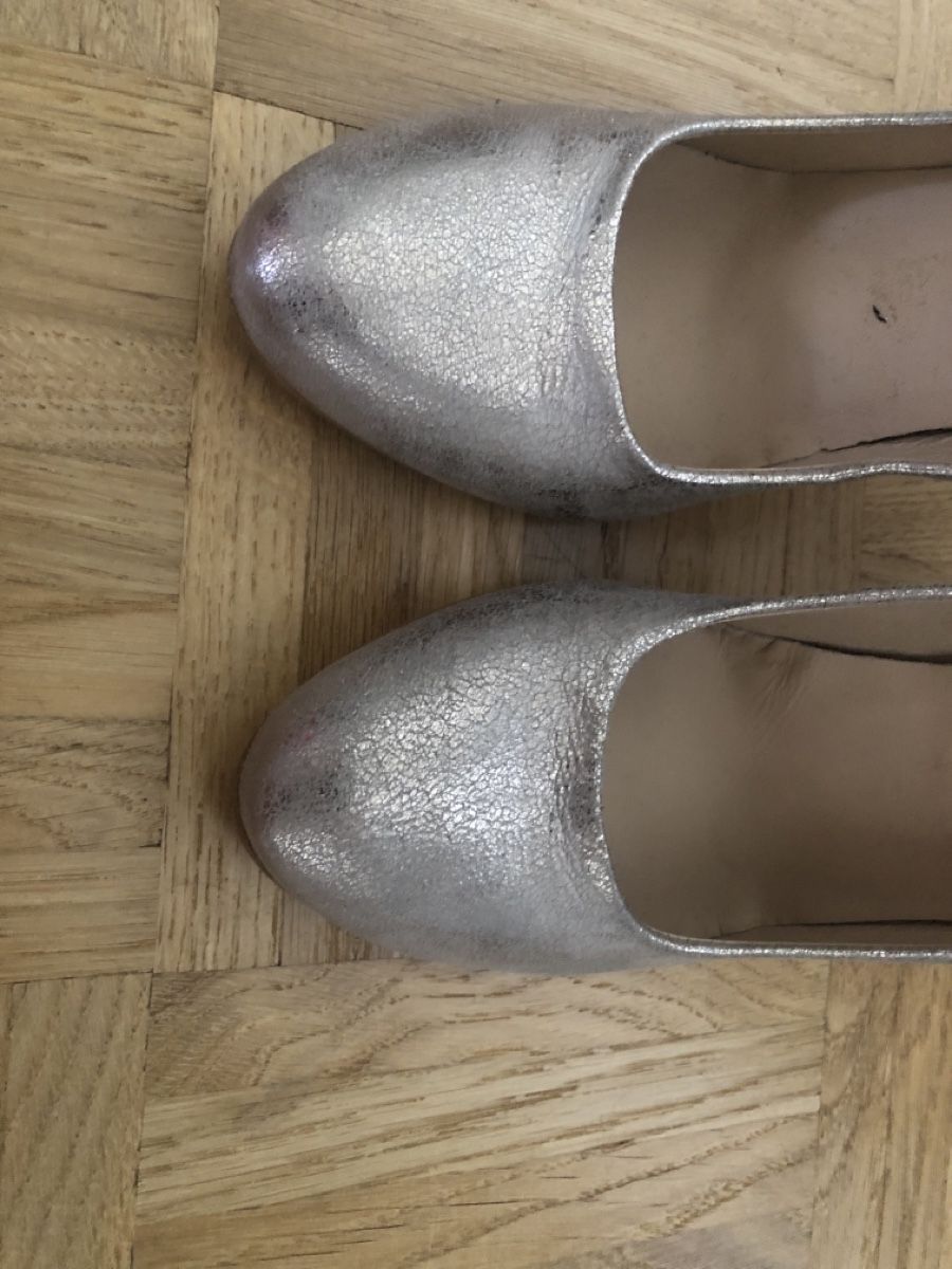 Scarpe da donna: Chaussures à talons dorées – Nuovo (secondo la descrizione) da Onex venduto da kattrina 7