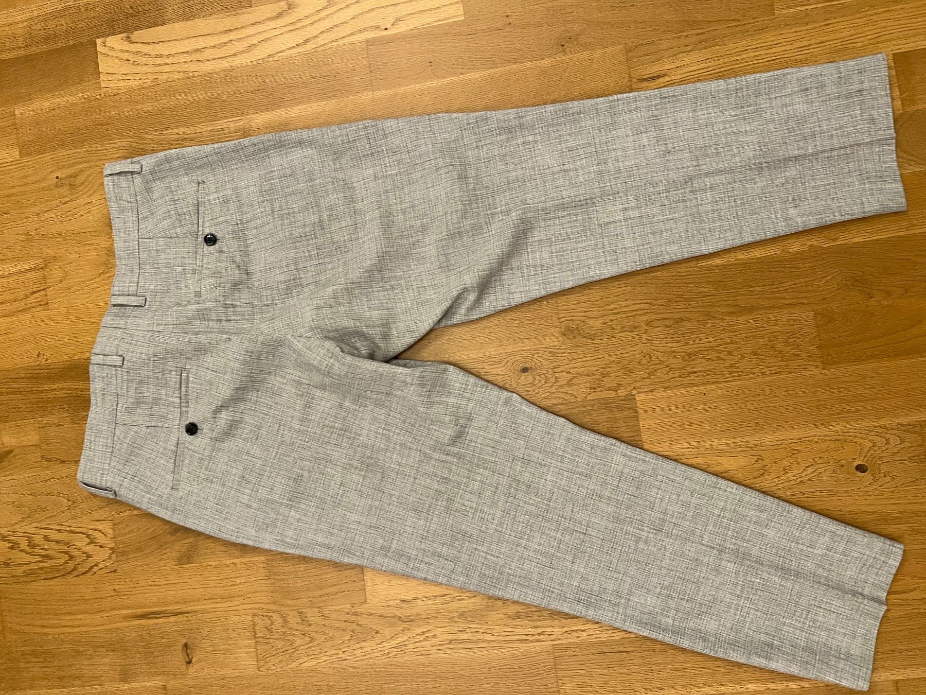 H&M Pantaloni: Hellgraue Hose (slim fit EUR50) – Usato da Altendorf venduto da wqv_97 4
