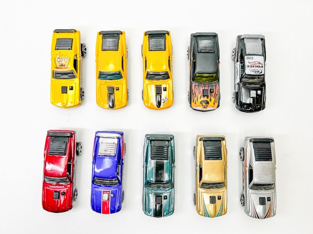 Hot Wheels Modellini d'auto: Mustang Mach 1 Hot Wheels Sammlung 10 Autos – Usato da Häusernmoos venduto da adlerfedern
