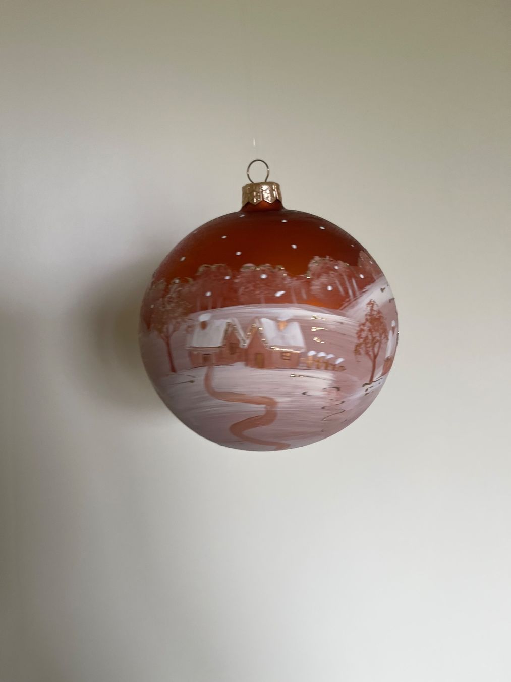 Alle Dekorationen: Handbemalte Weihnachtskugel Winterlandschaft, 11cm – Neu (gemäss Beschreibung) aus Baar von Aatina 1
