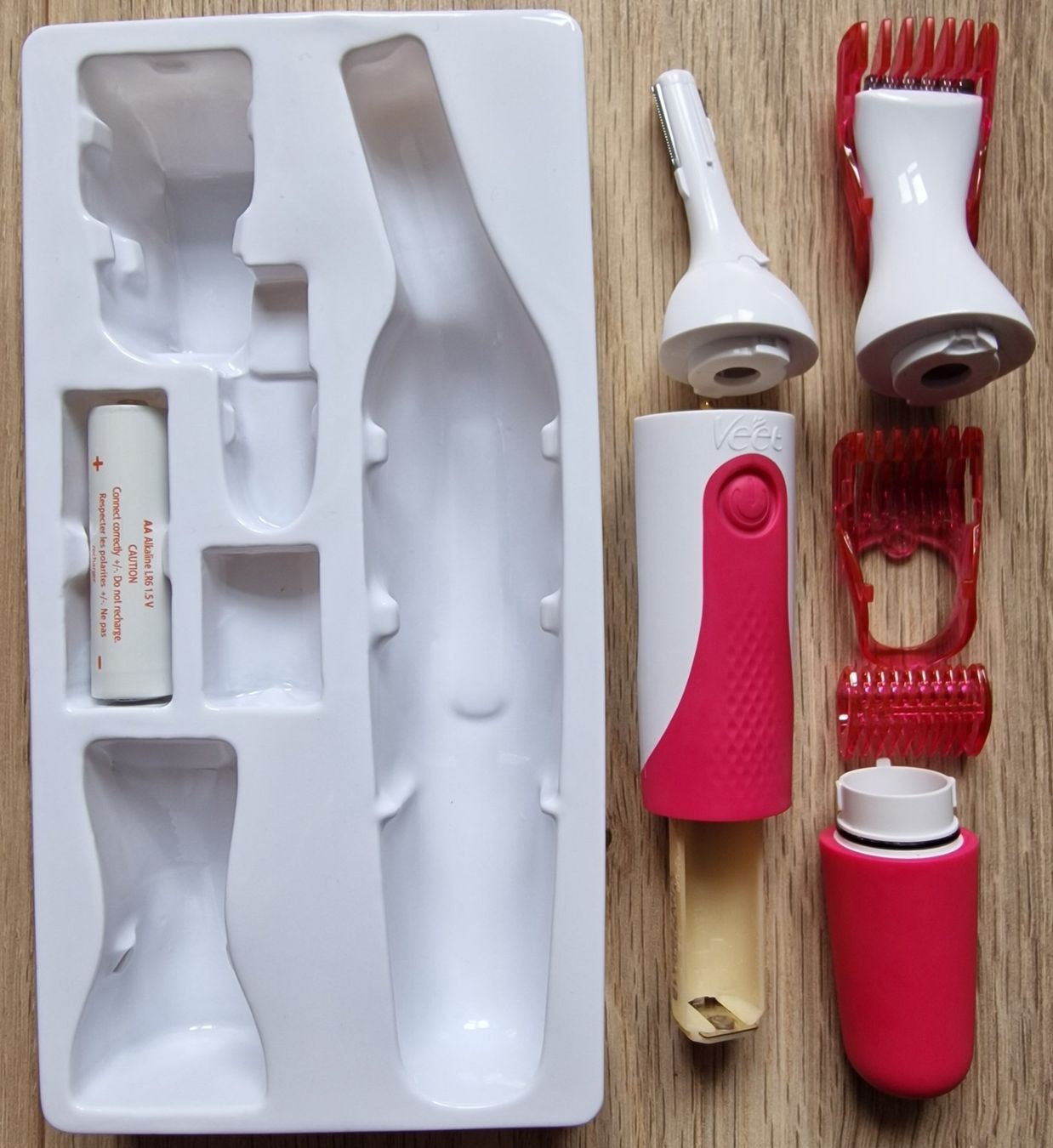 Veet Cura del viso: VEET Sensitive Precisison Expert Multitrimmer Gesicht + Etui – Nuovo (secondo la descrizione) da Zürich venduto da businessman80 1