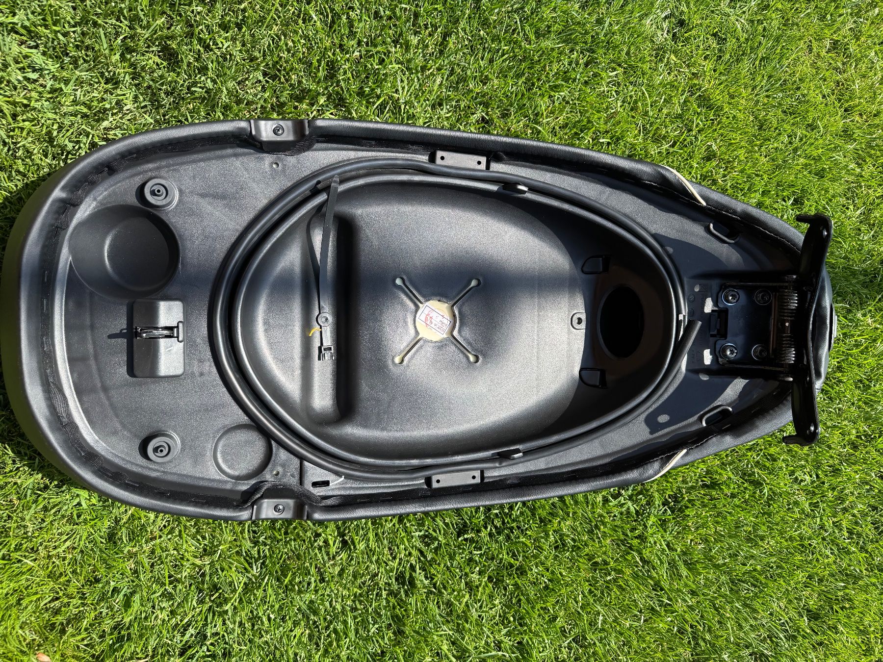 Vespa Tutti pezzi di ricambio per scooter: Vespasattel neu – Nuovo e nell'imballaggio originale da Thun venduto da Marley2015 4