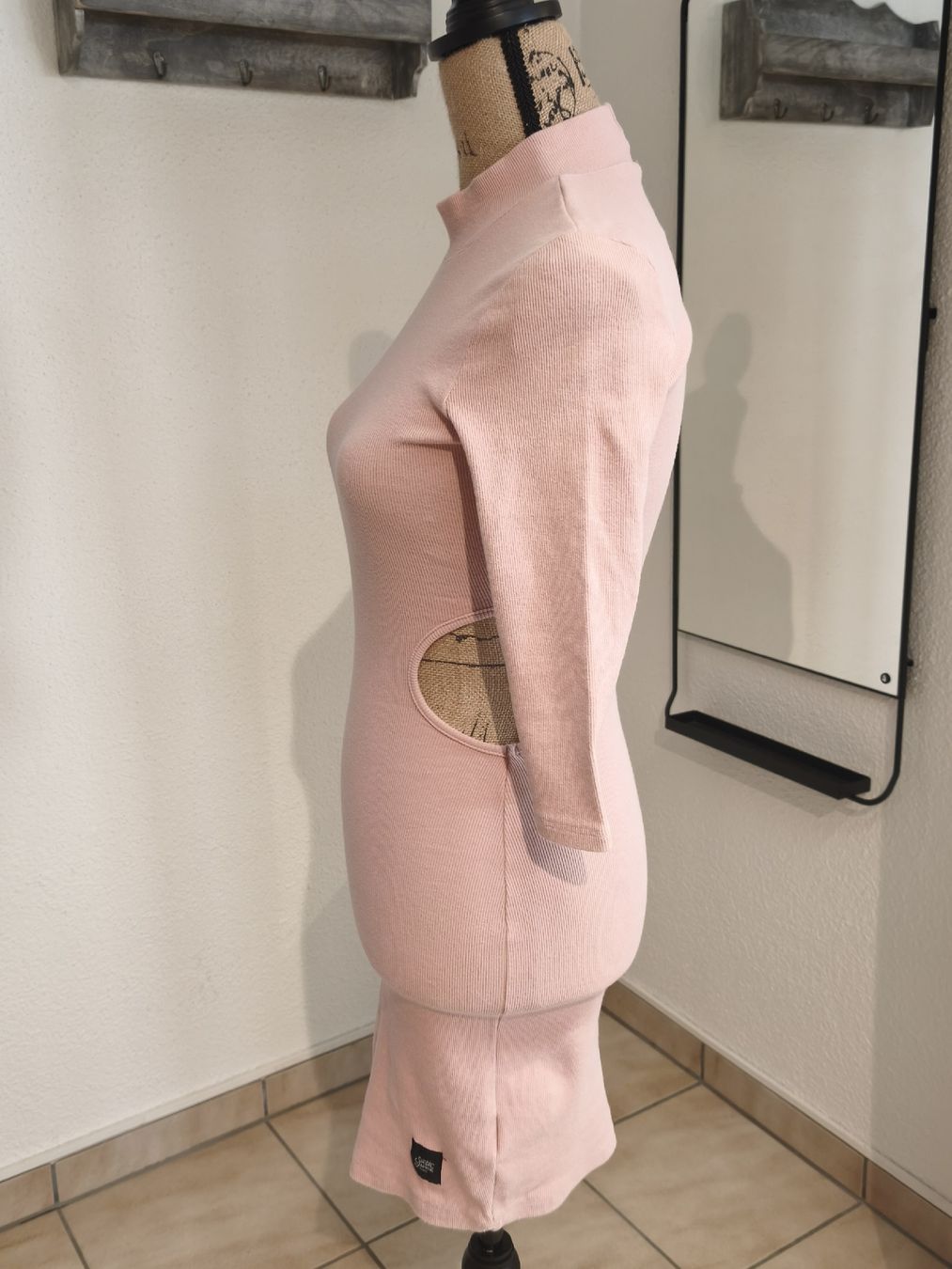 Vestiti: Sixth June Kleid Rosa Grösse S mit Cut-outs – Nuovo (secondo la descrizione) da Emmetten venduto da SecondhandSiska 1