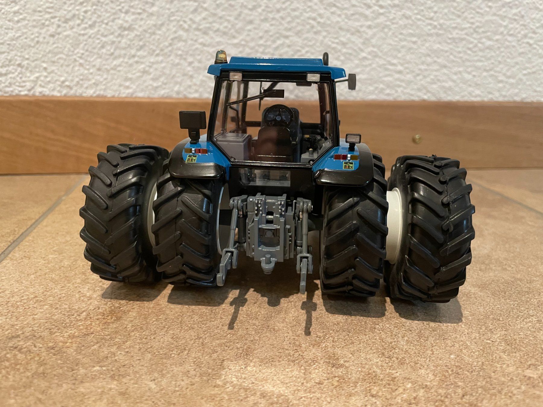 New Holland Trattori: New Holland 8560 von Replicagri – Nuovo e nell'imballaggio originale da Kreuzlingen venduto da Stefan1150 2
