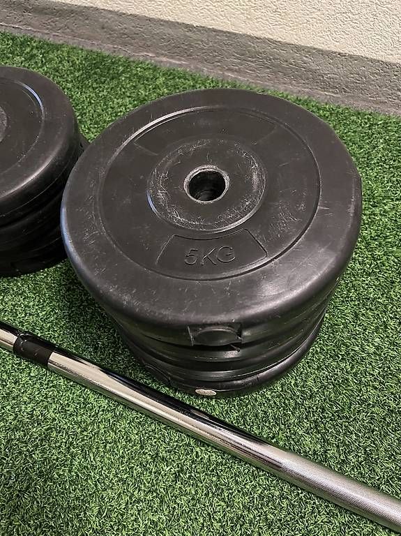 Hanteln & Gewichte: Langhantelset mit 55kg Gewicht – Gebraucht aus Arlesheim von FS_79 2