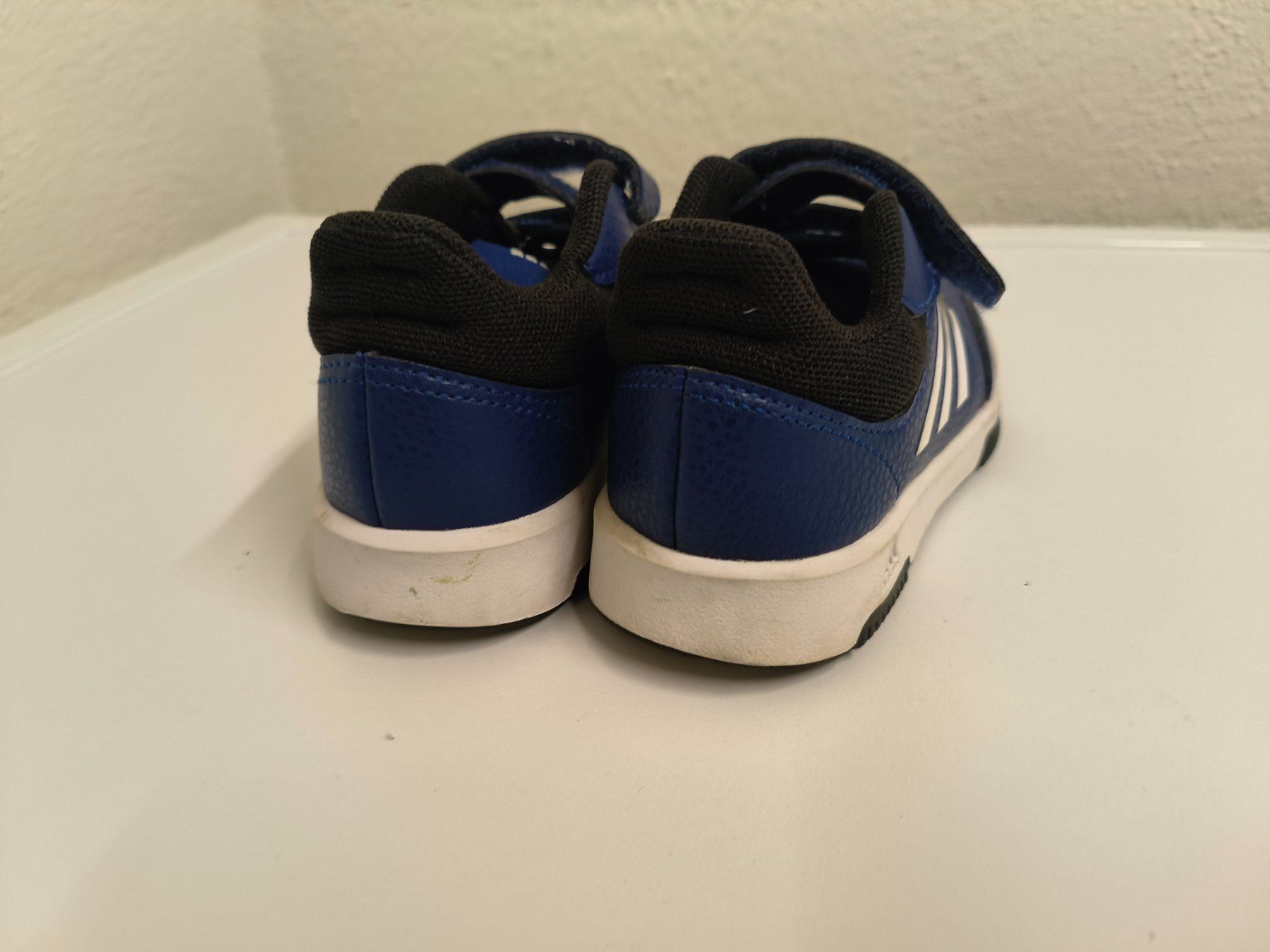 Adidas Scarpe per ragazzi: Neuwertige Adidas Gr 29 – Nuovo (secondo la descrizione) da Steinhausen venduto da surfero 3