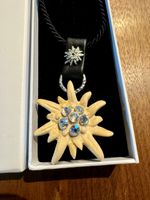 Edelweisskette Holzschnitzerei mit Strass Steinen, NEU