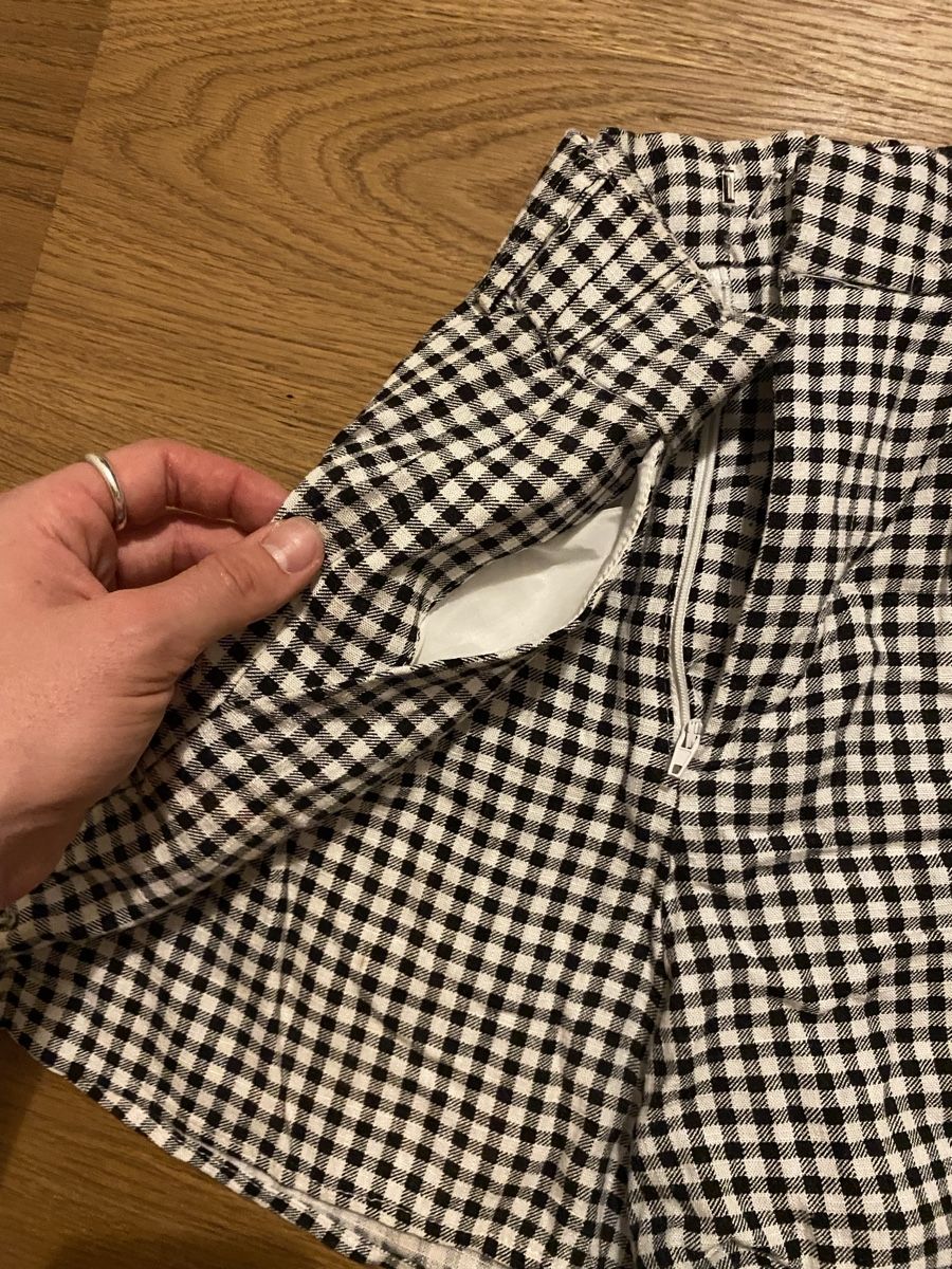 Pantaloni: Shorts – Usato da Luzern venduto da oli_6x2r 1