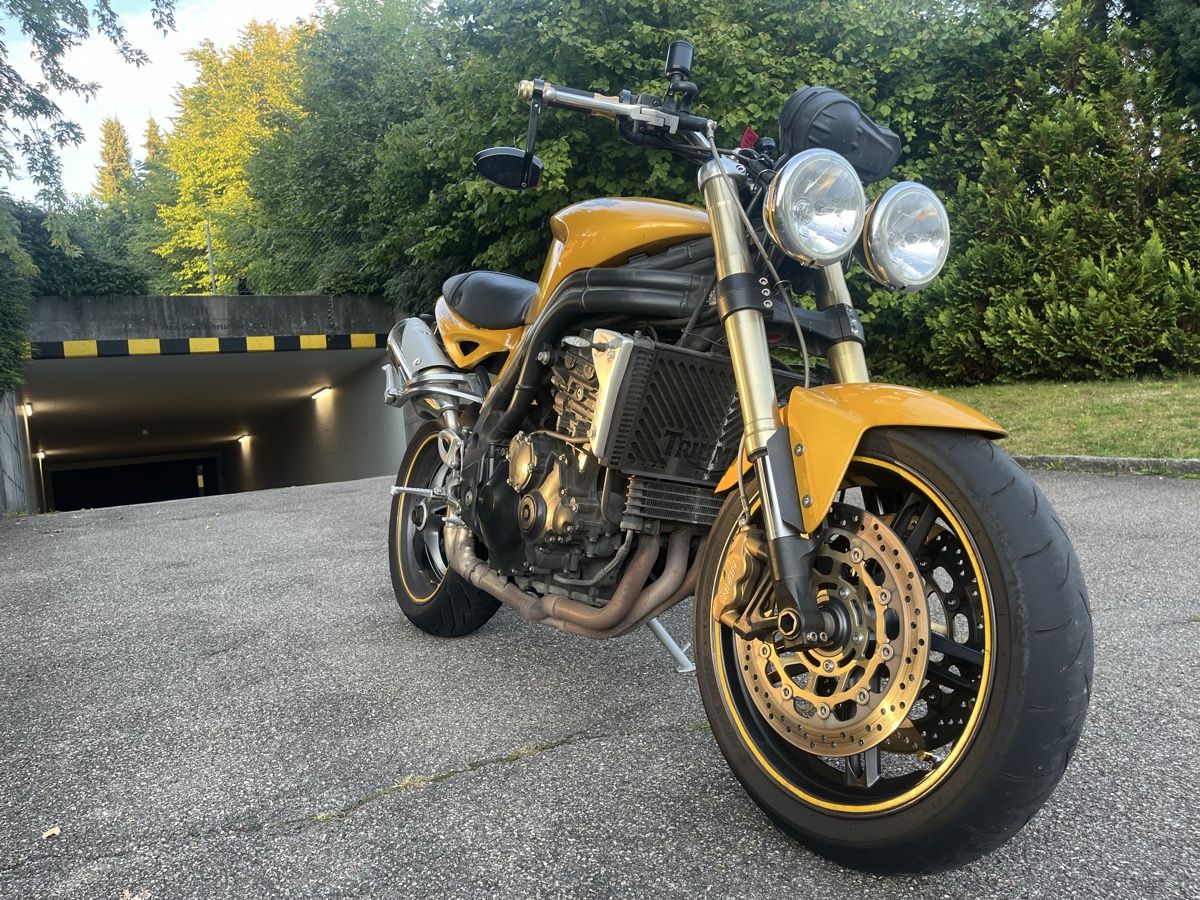 Triumph Strada: Triumph Speed Triple 1050 – Usato da Obfelden venduto da Rapha87