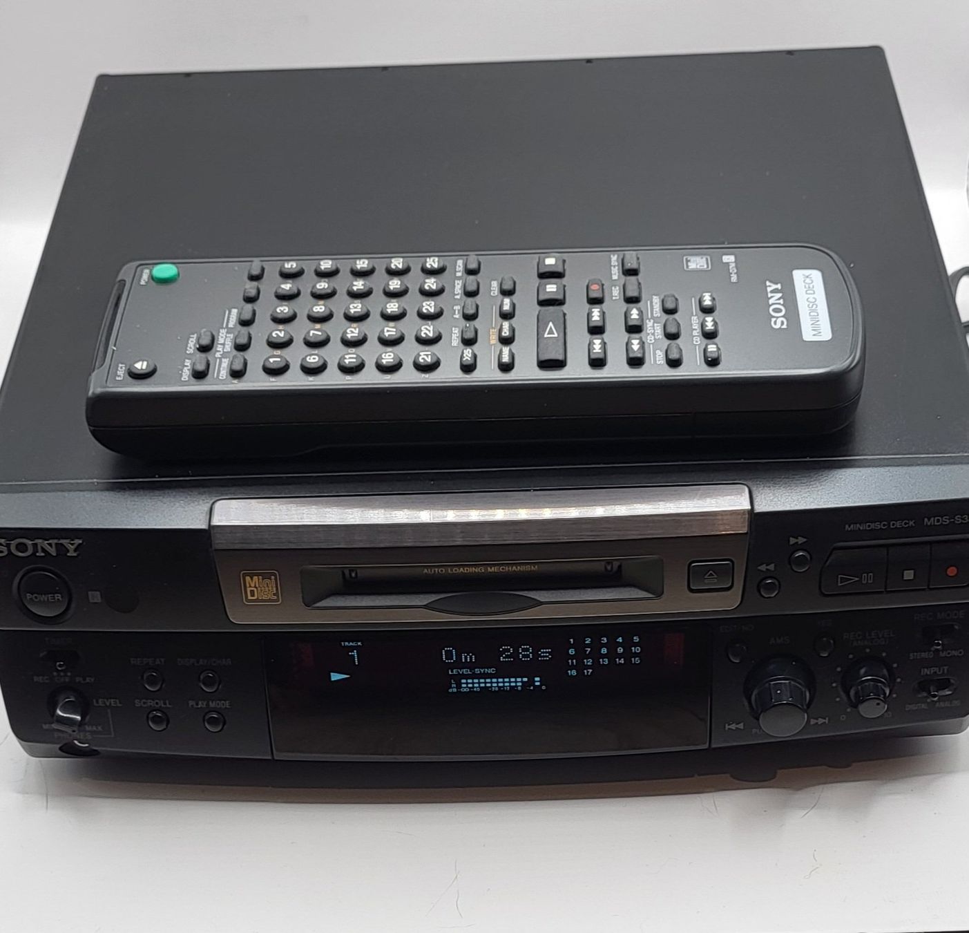 Minidisc: Sony MZ-F40 MiniDisc Walkman – Usato da Altendorf venduto da keskomat 1
